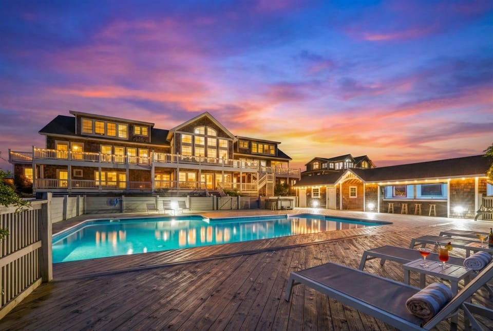 Oceanfront Estate 18BR No Resort Fee Sleeps 40 House in Corolla