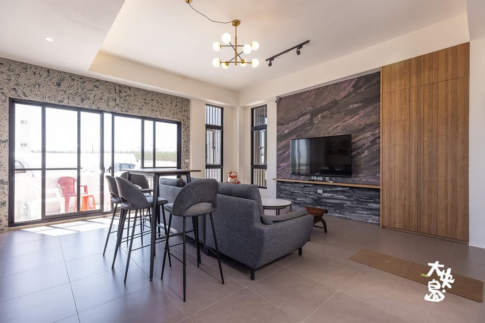 Communal lounge/ TV room, Living room