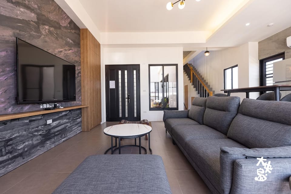 Communal lounge/ TV room, Living room