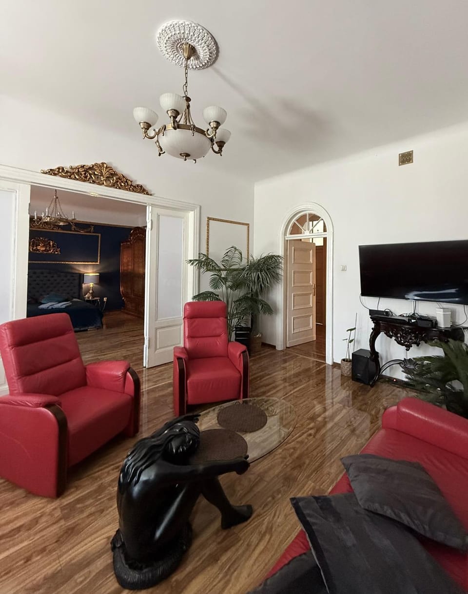 Exclusive Apartment Chmielna Street 95m2 Apartment in Warsaw
