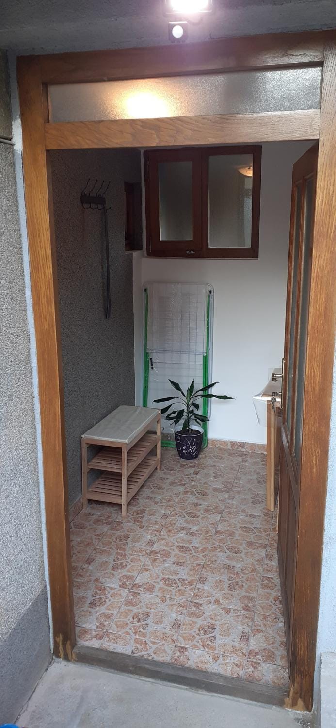 Facade/entrance, View (from property/room)