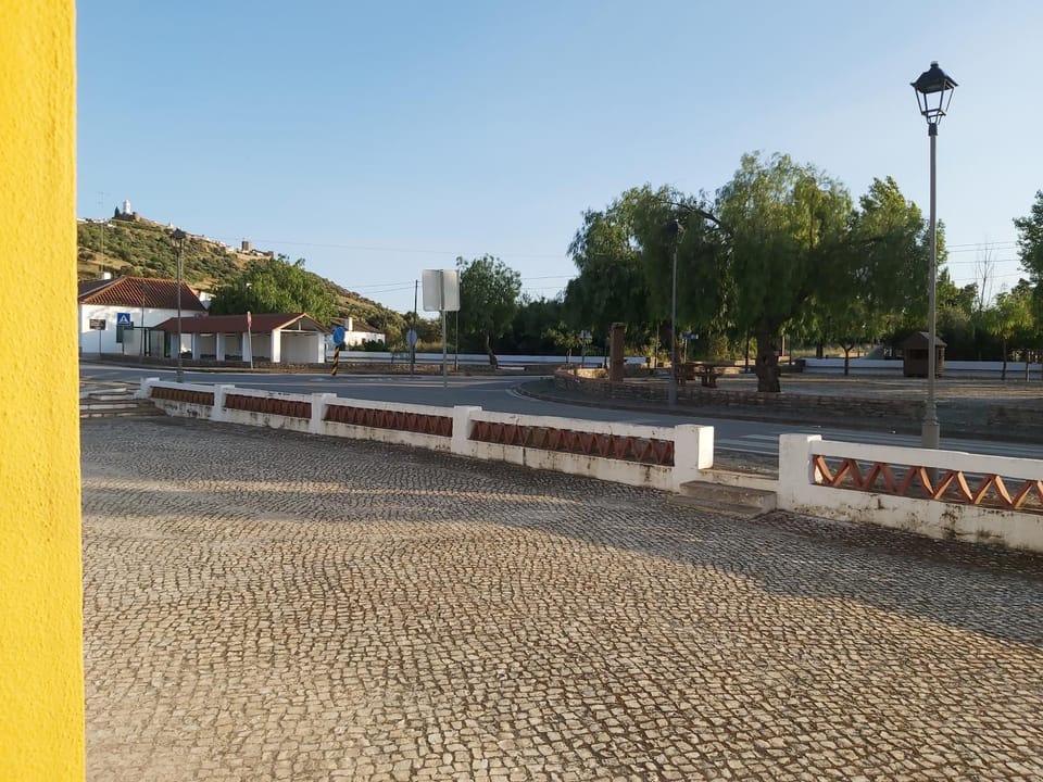 Neighbourhood, Street view