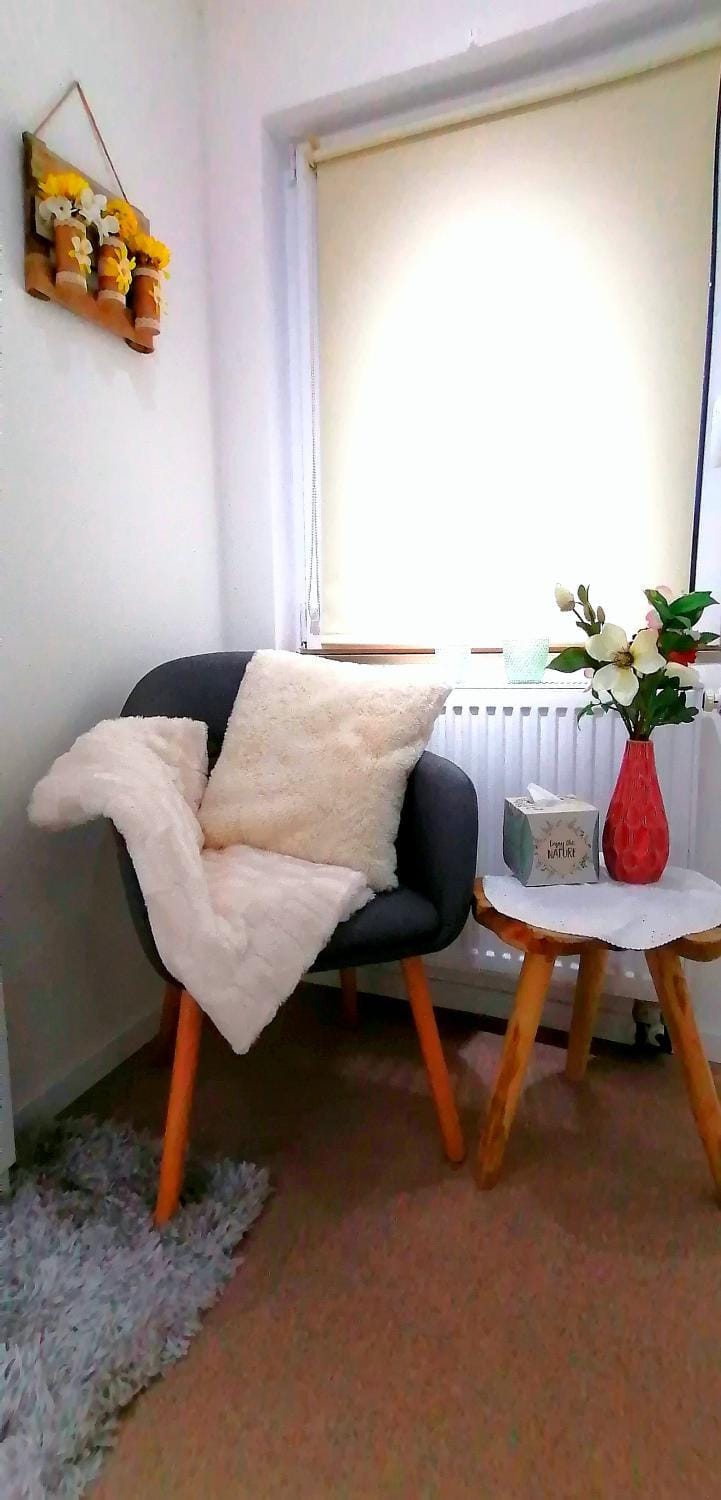 Seating area, Bedroom