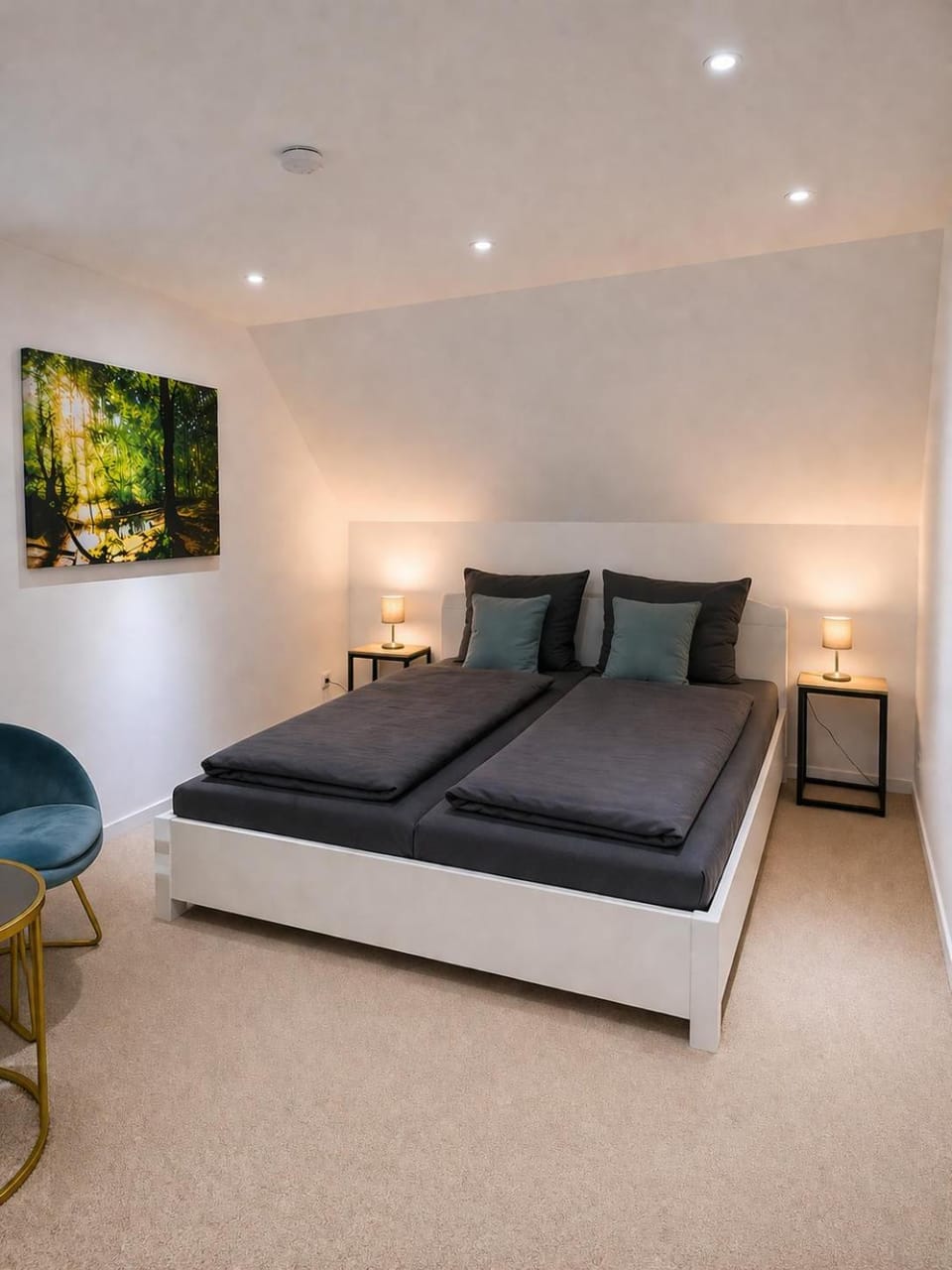 Photo of the whole room, Bedroom