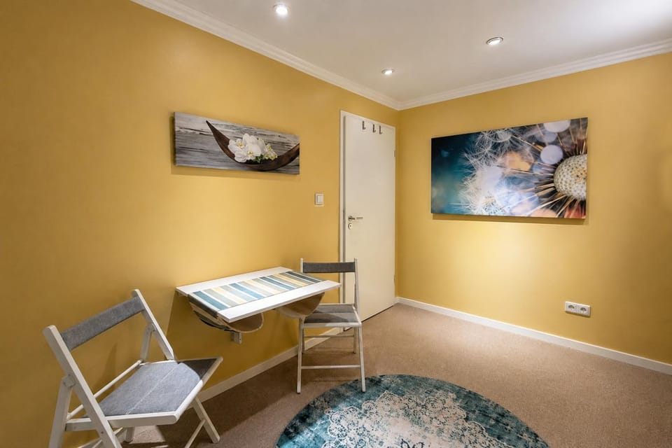Seating area, Bedroom