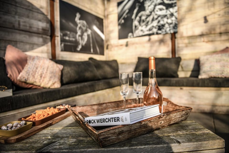 Backstage Bed and Breakfast in Flanders