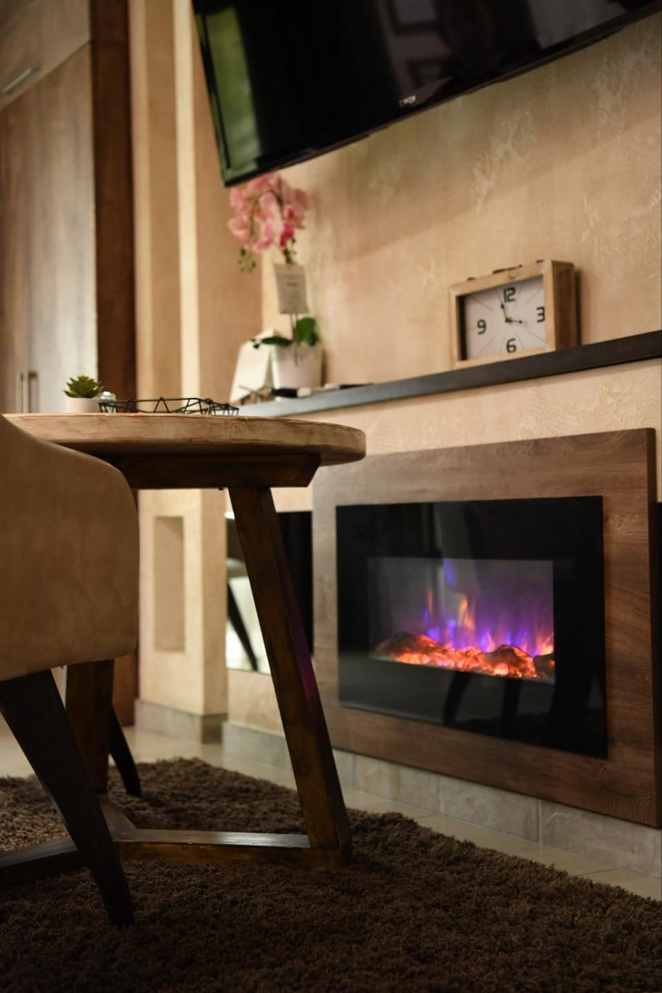 Living room, Seating area, flat iron