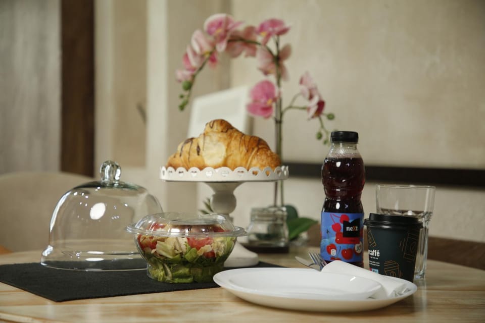 Food and drinks, Food, Breakfast, Continental breakfast