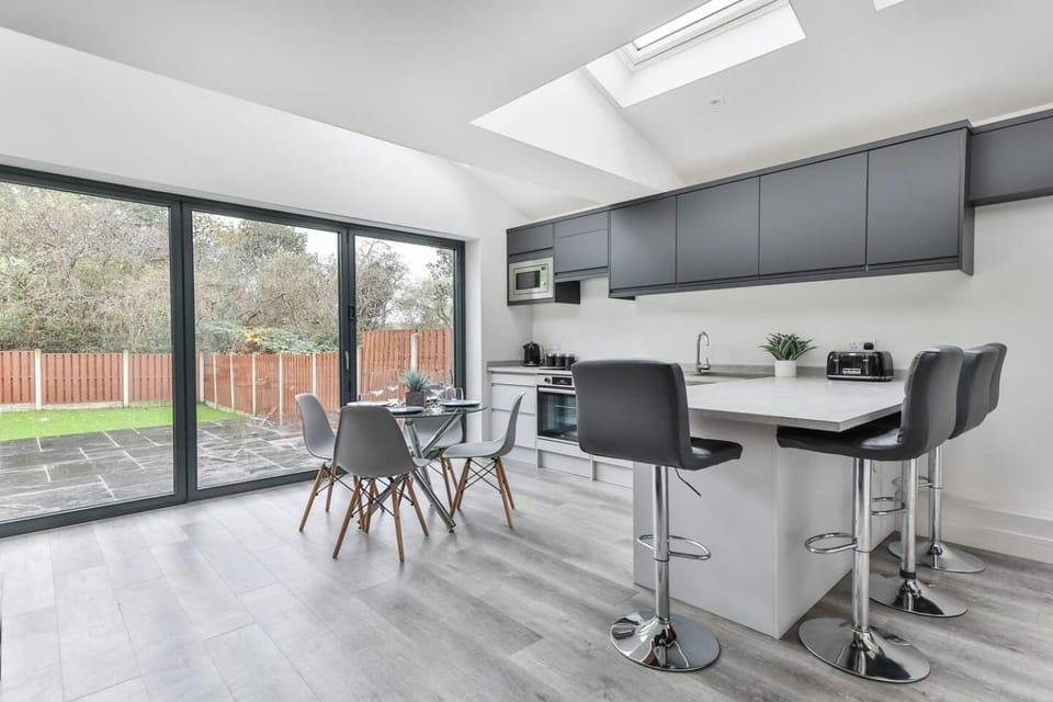Spacious, Modern 2 bed Apartment with ensuites Apartment hotel in Sheffield