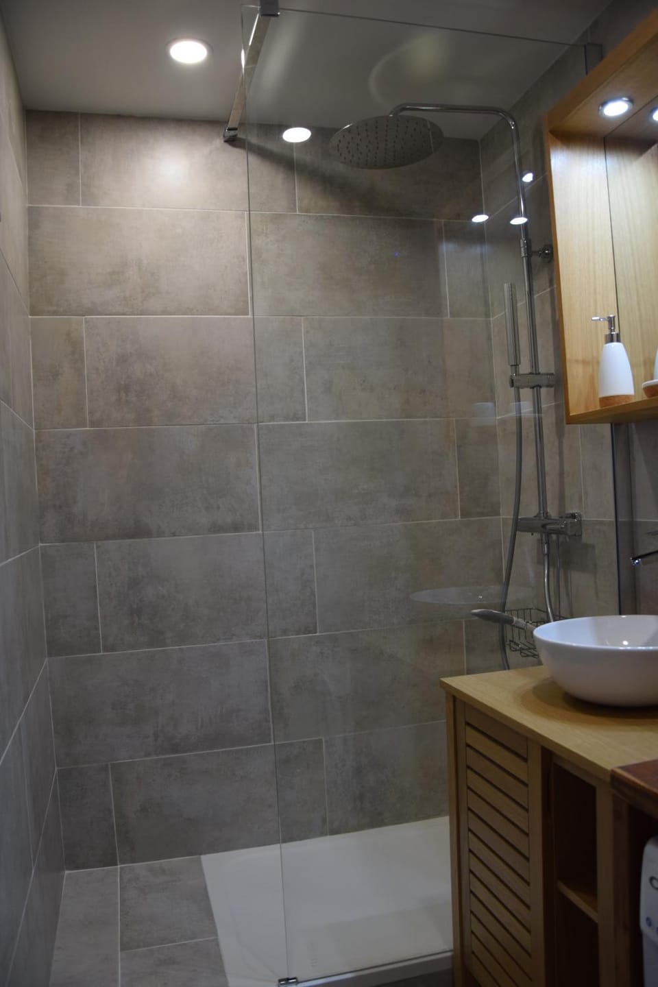 Appartement Studio rénové le Corbier 4 personnes 22m2 domaine les Sybelles Classé 2 étoiles label qualité le corbier Apartment in Villarembert