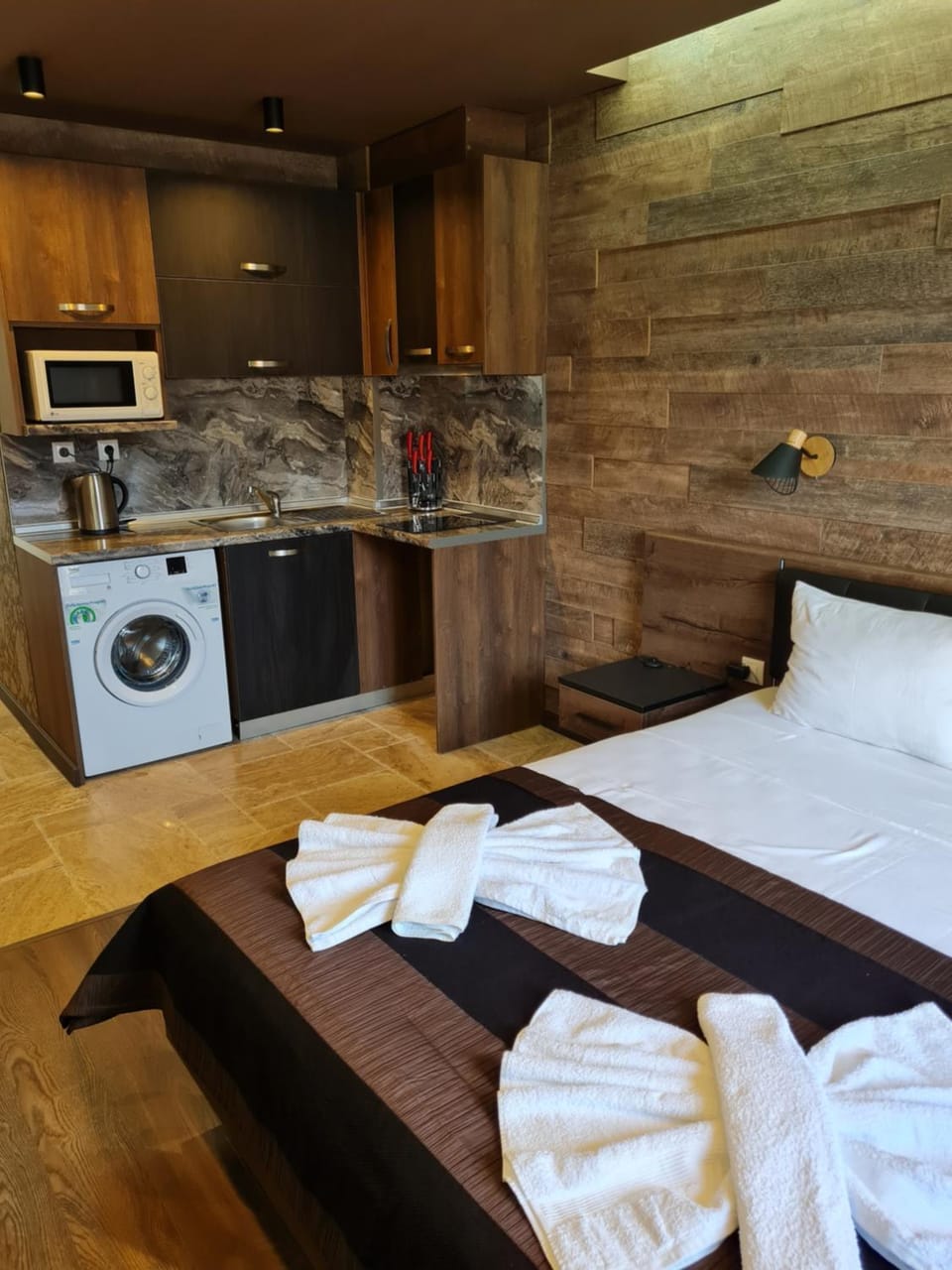 Bed, Kitchen or kitchenette, Photo of the whole room, Bedroom, Communal kitchen