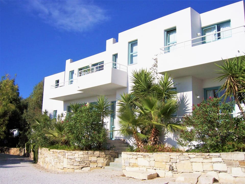 Property building, Facade/entrance, Garden