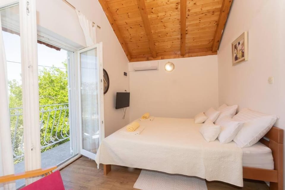 Peaceful house in nature nearby National Park Krka House in Šibenik-Knin County, Croatia