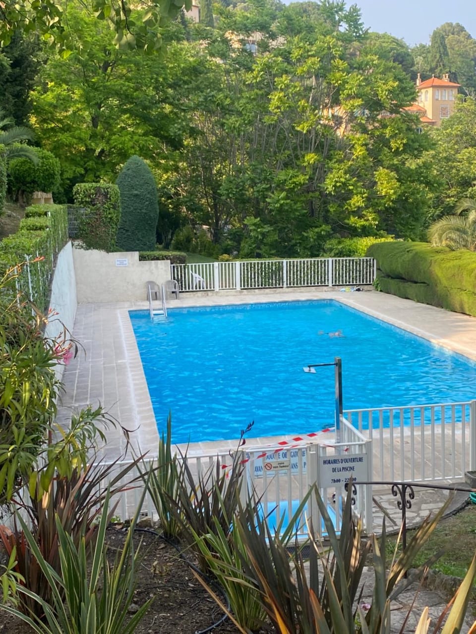 Clim Jardin et parking privé -piscine tennis et Park Vue mer Apartment in Grasse