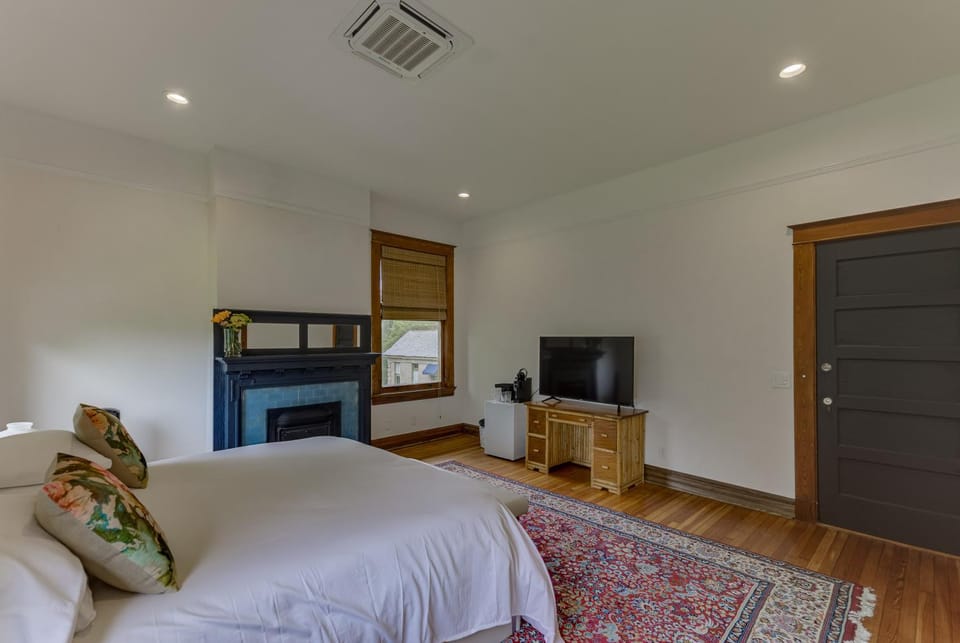 TV and multimedia, Bedroom