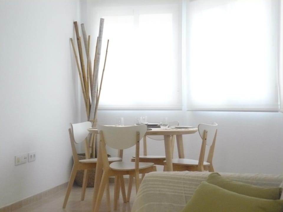 Seating area, Dining area