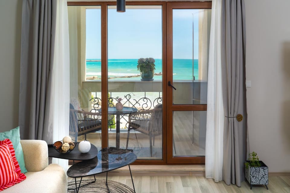 Balcony/Terrace, Living room, Sea view