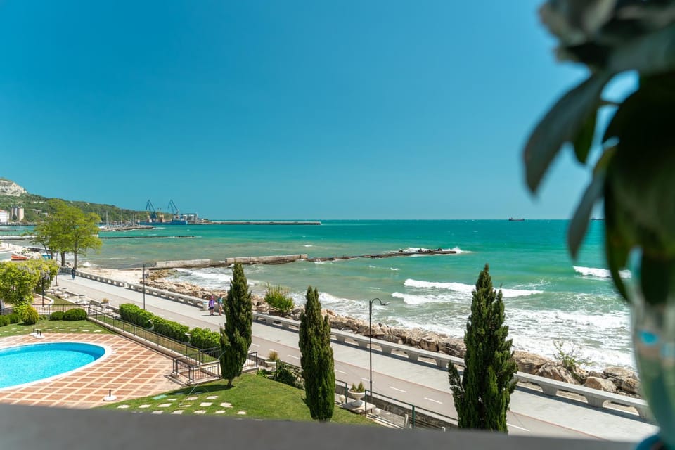 Sea view, Swimming pool