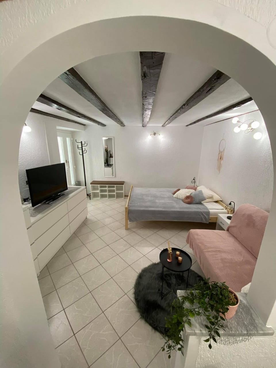 Living room, Photo of the whole room