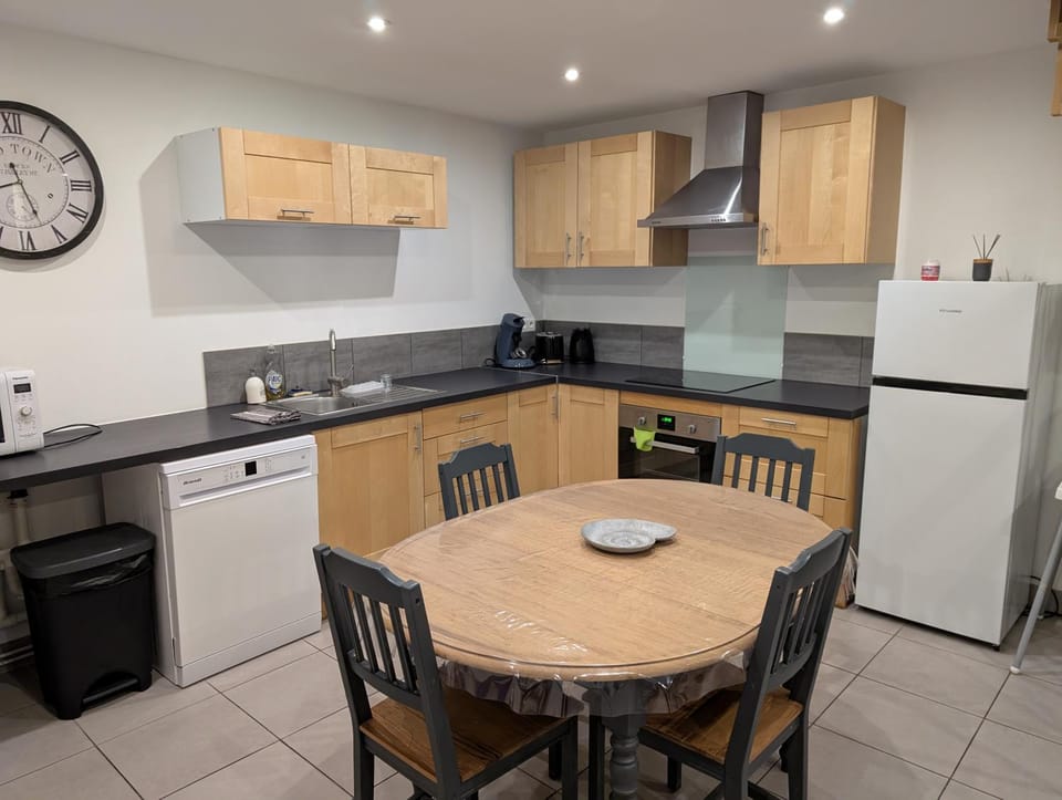 Le Nid Colas cour au sud vélos a dispo House in Normandy