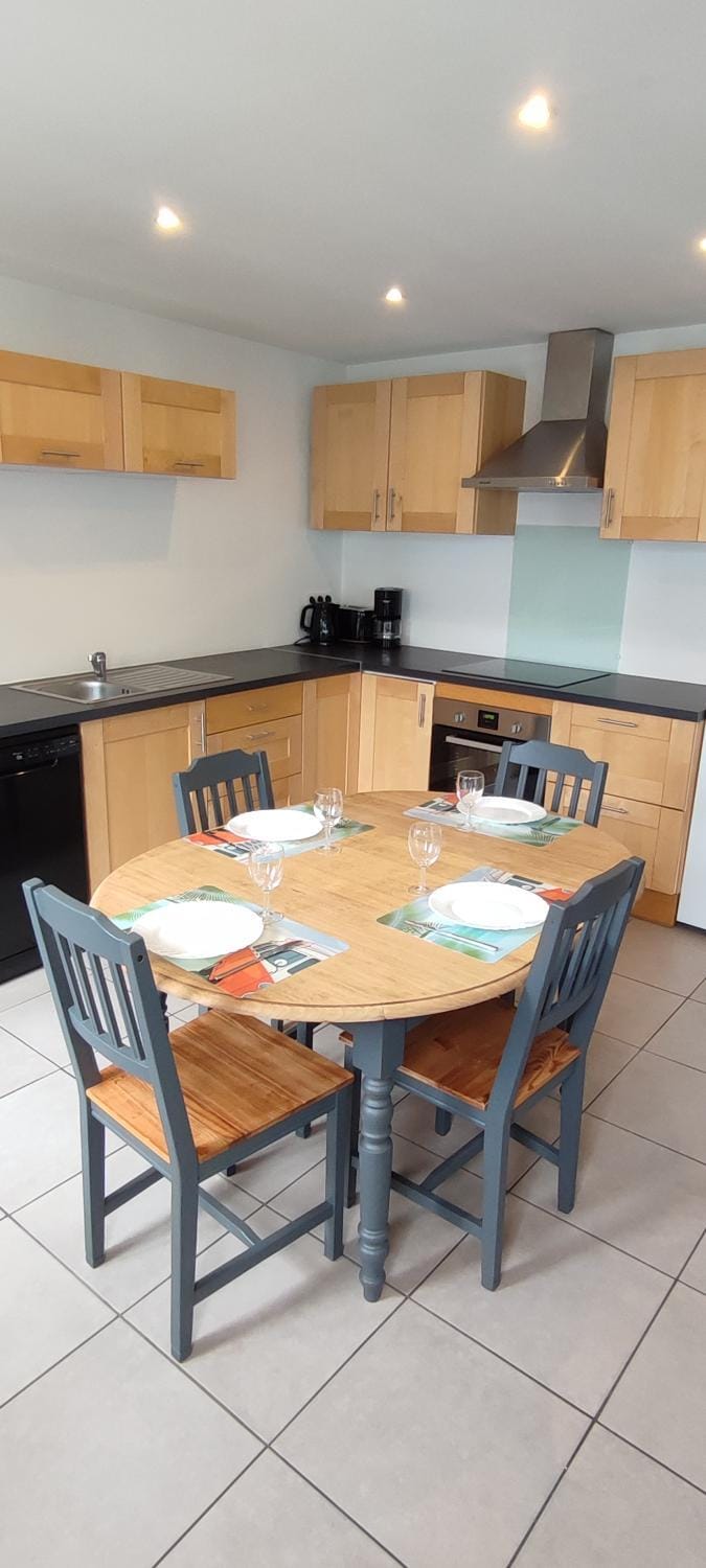 Le Nid Colas cour au sud vélos a dispo House in Normandy