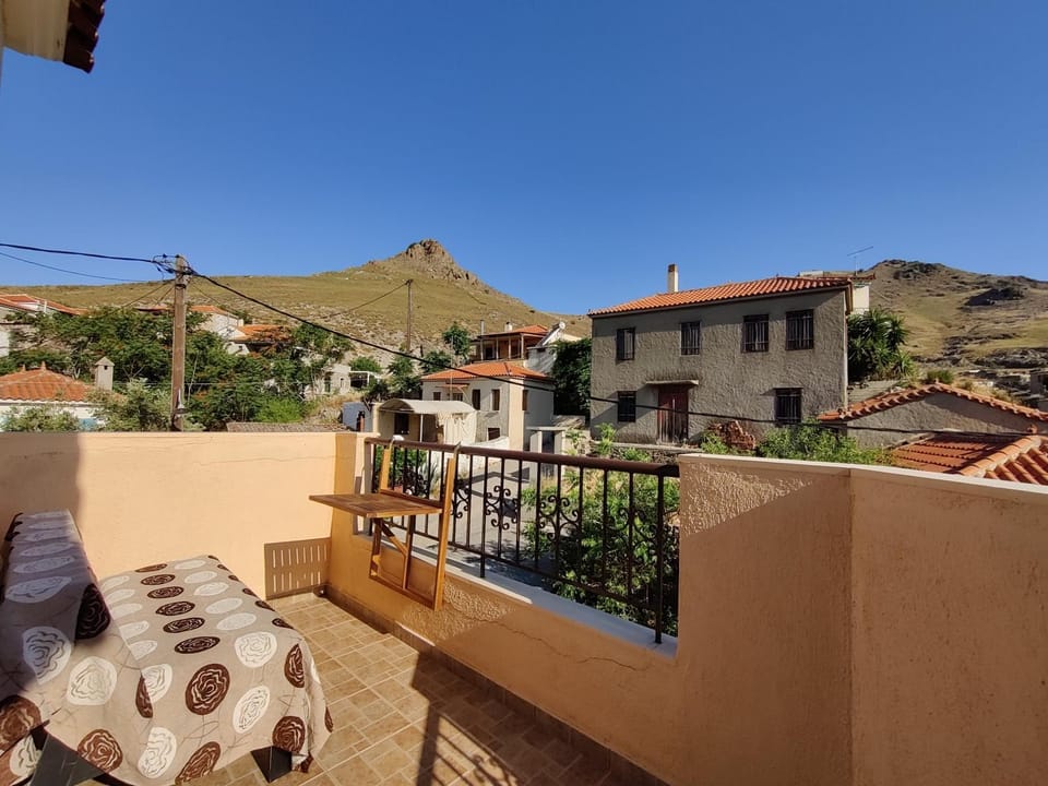 Neighbourhood, Balcony/Terrace, Mountain view