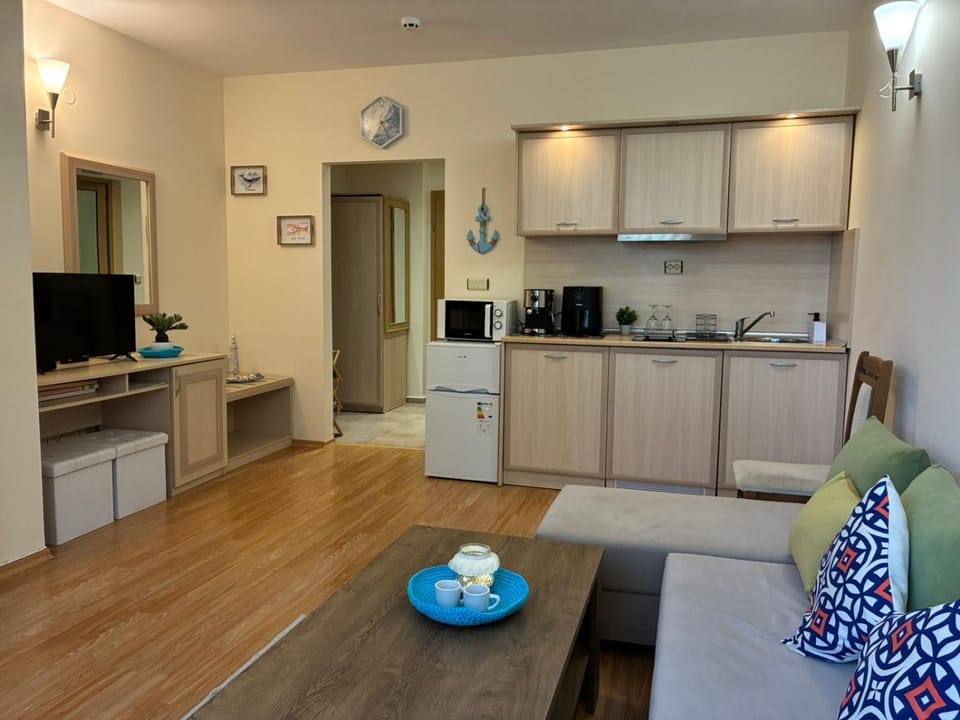 Communal lounge/ TV room, Living room, kitchen