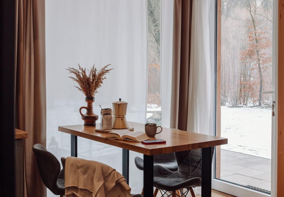 Natural landscape, Winter, Other, Other, Other, Decorative detail, Decorative detail, Seating area, Dining area, towels, towels
