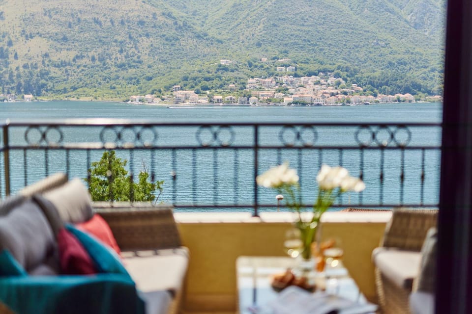 Balcony/Terrace, Mountain view, Sea view