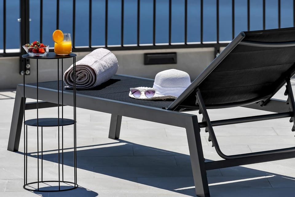 Balcony/Terrace, Drinks