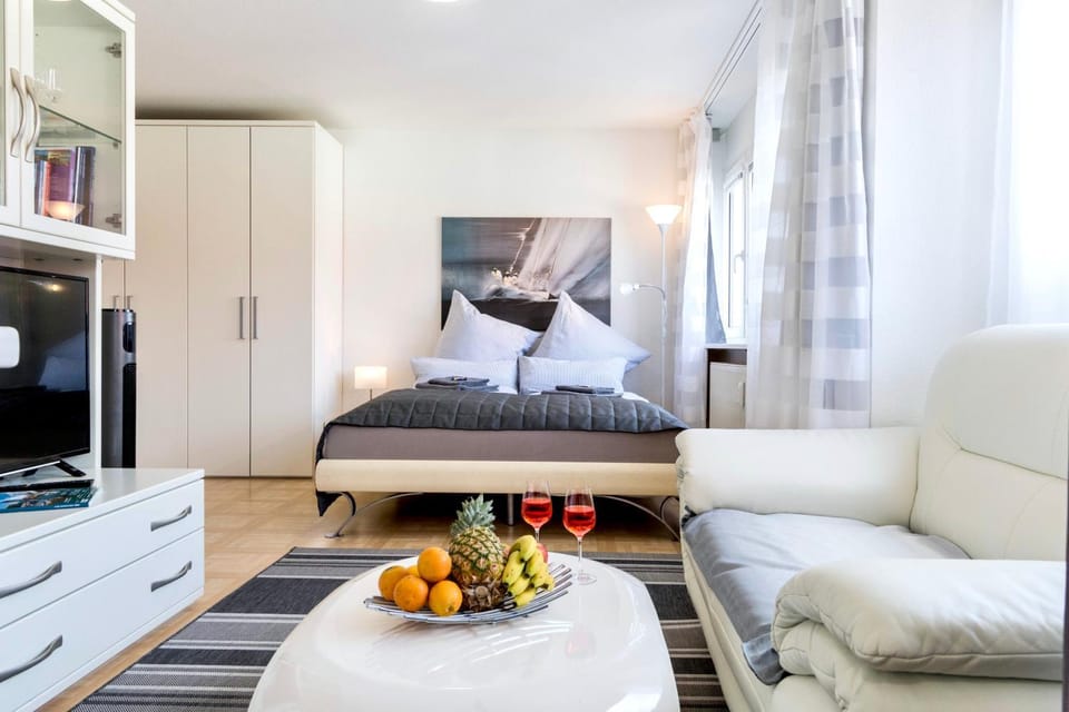 Bed, Living room, Photo of the whole room