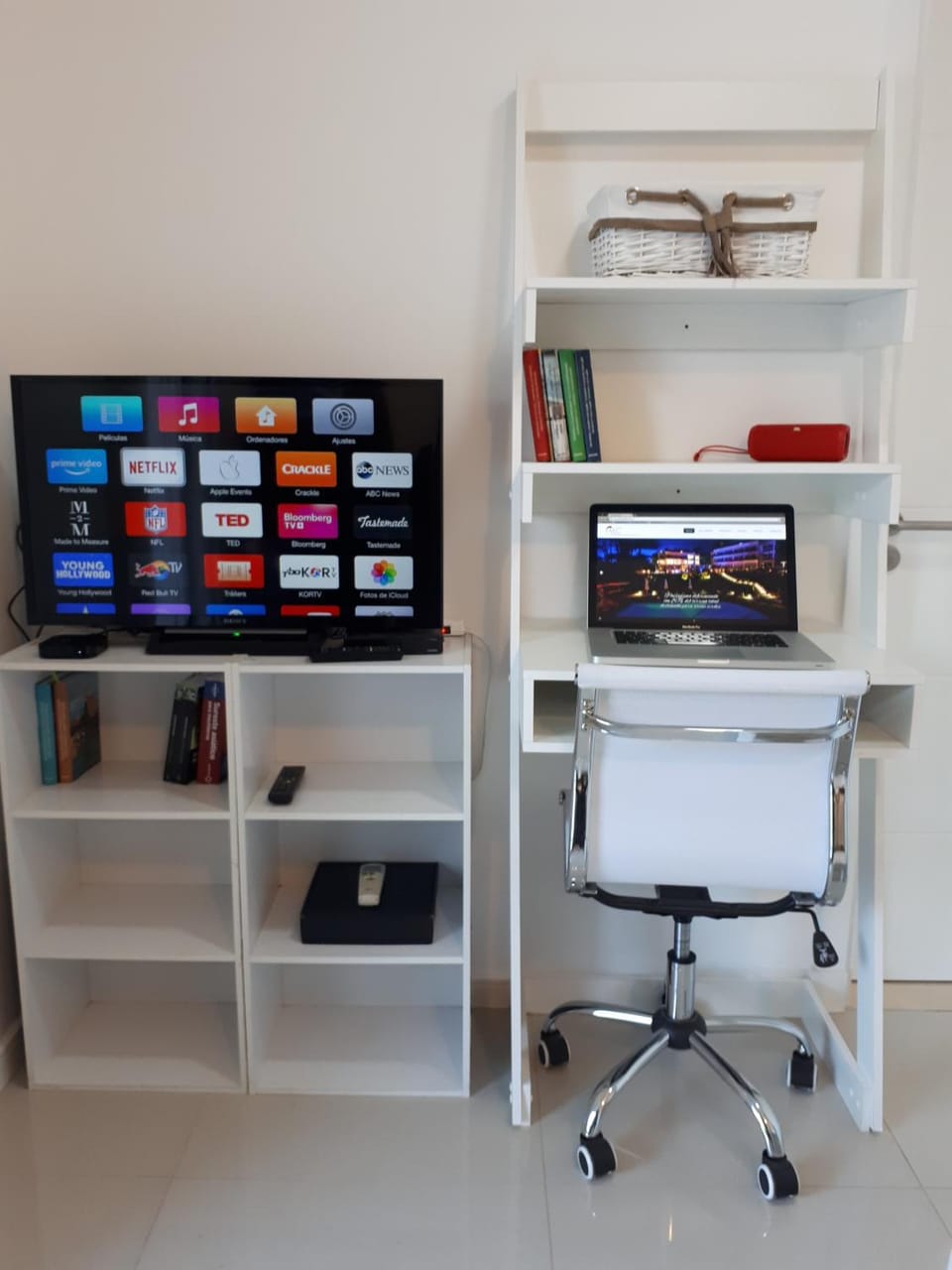 TV and multimedia, Seating area