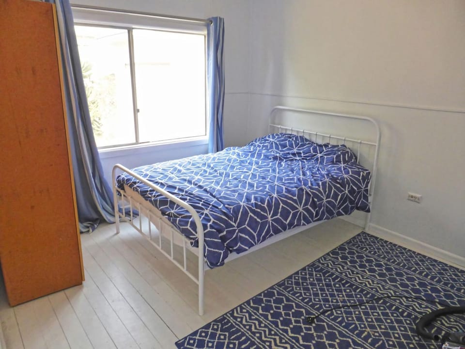Viv's Place- Pet friendly- 1 min walk to Shaws Creek House in Culburra Beach
