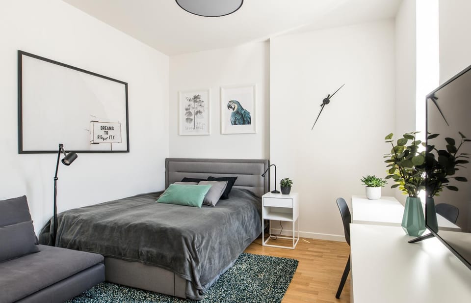 Bed, Living room