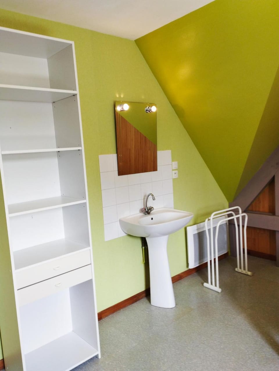 Chambre indépendante Vacation rental in Caen