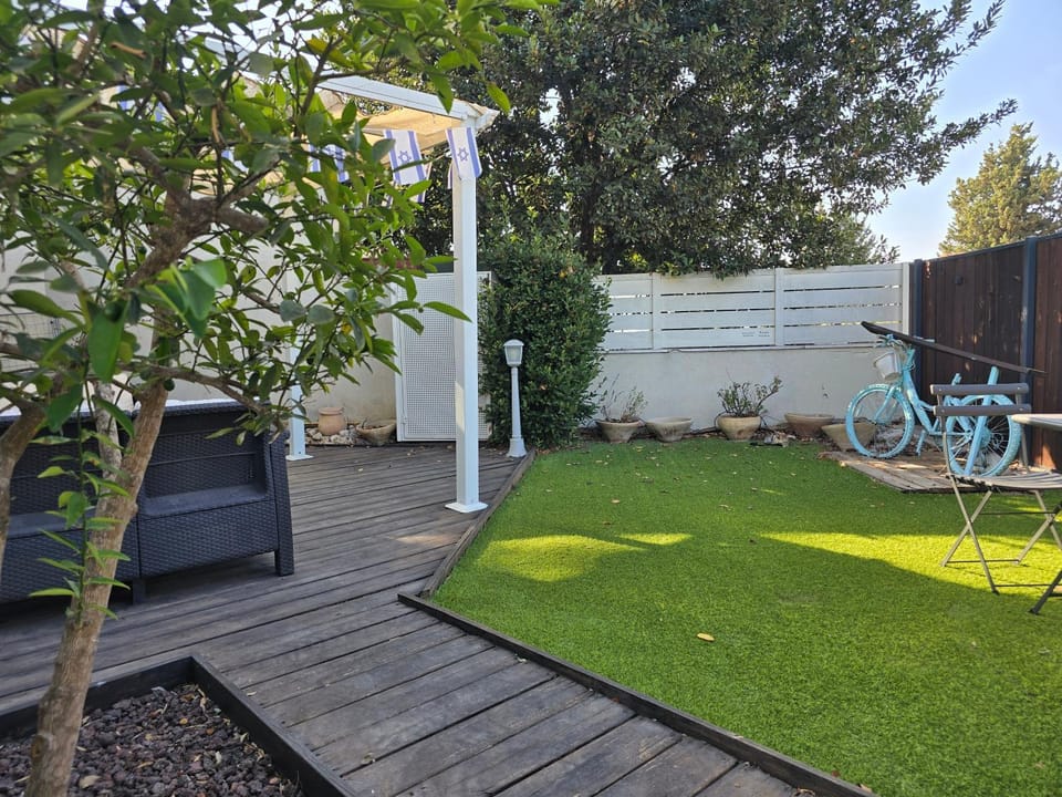 Garden, Garden view