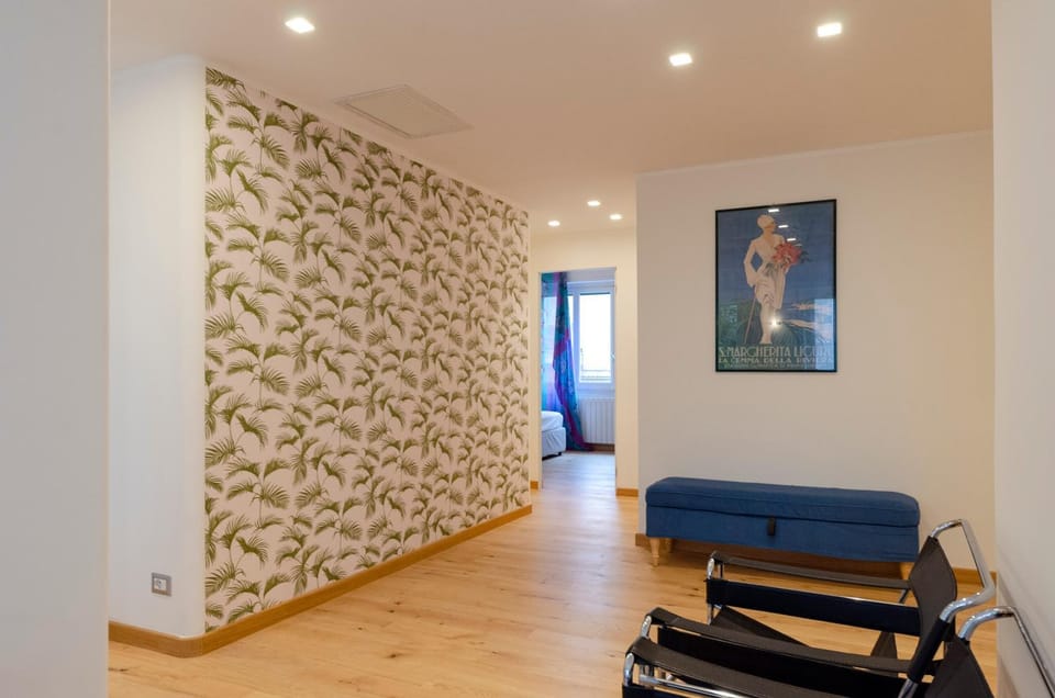 Lobby or reception, Seating area