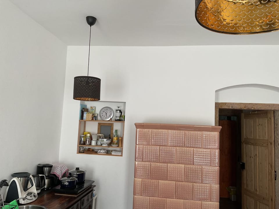 Ferienwohnung von der Herzogshöhe ,WIFI, Netflix, Parkplatz, Kamin, Fussbodenheizung, Thermomix, Babybett, E-Autoladestation Apartment in Chemnitz