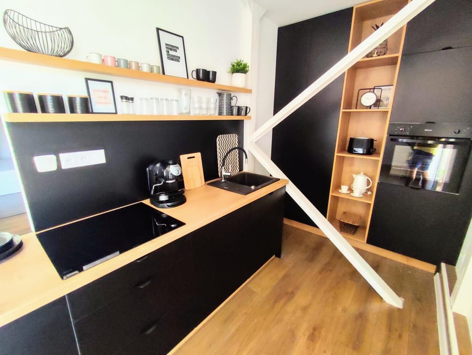 Coffee/tea facilities, Kitchen or kitchenette