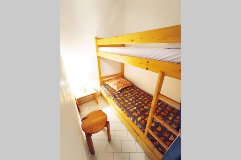 bunk bed