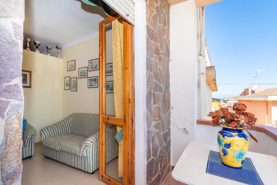 Property building, Living room, Bedroom