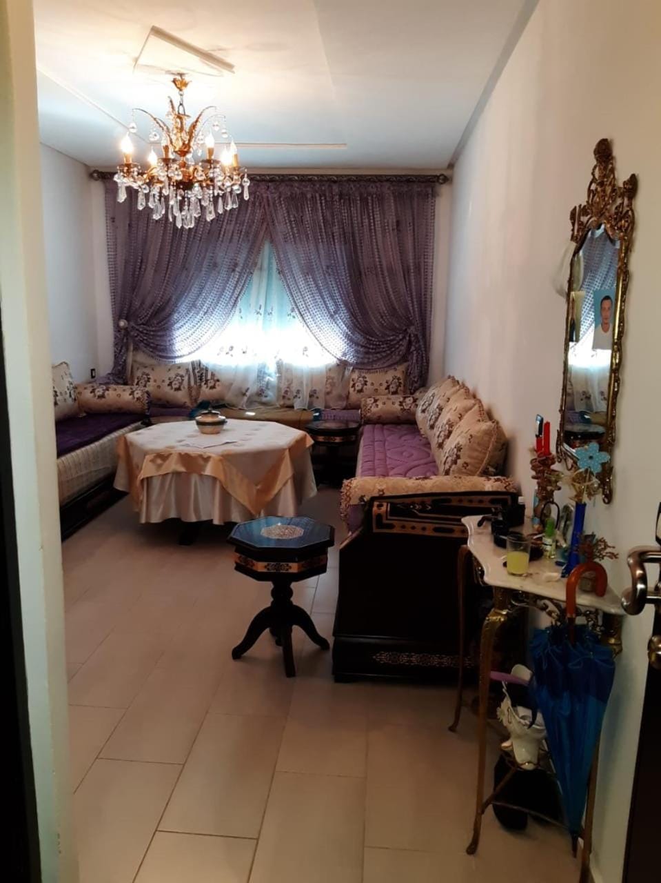 Living room, Seating area