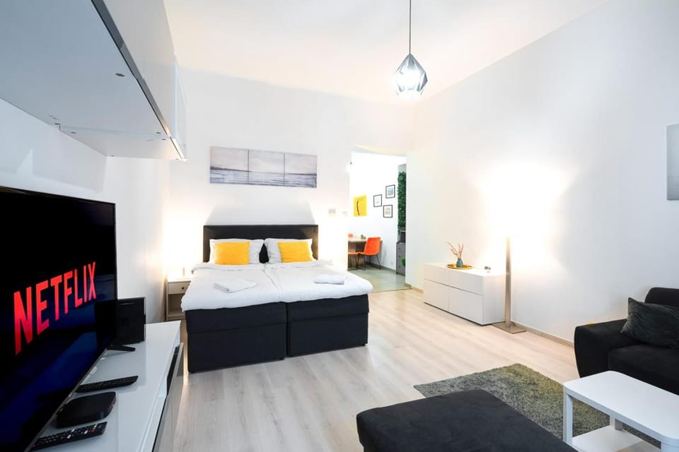 Bed, TV and multimedia, Living room, Bedroom