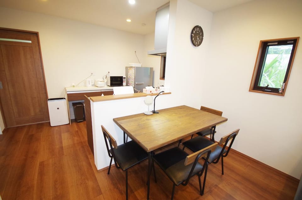 Kitchen or kitchenette, Dining area, kitchen