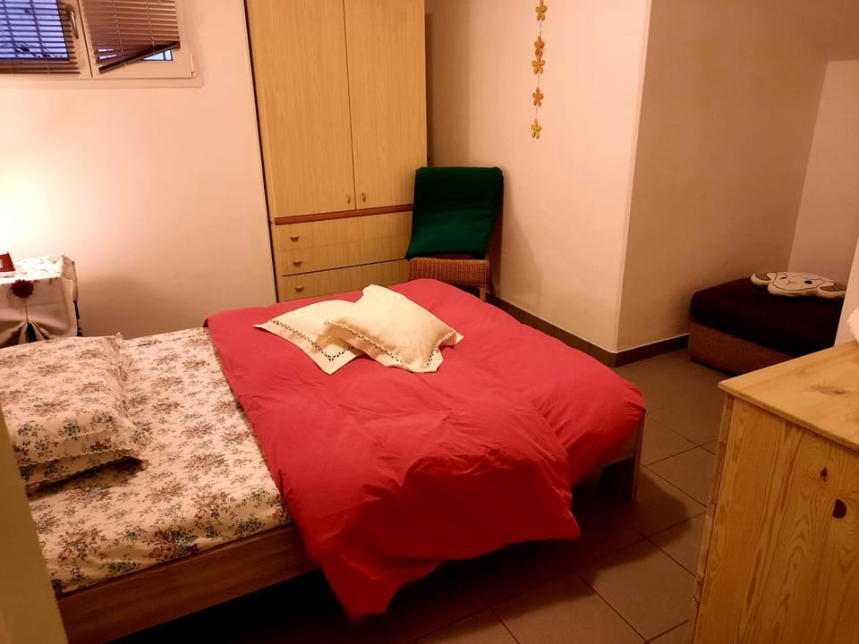 Bed, Photo of the whole room, Bedroom, wardrobe