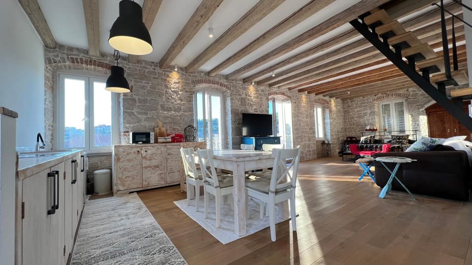 Palazzo Di Toma Apartment in Split-Dalmatia County