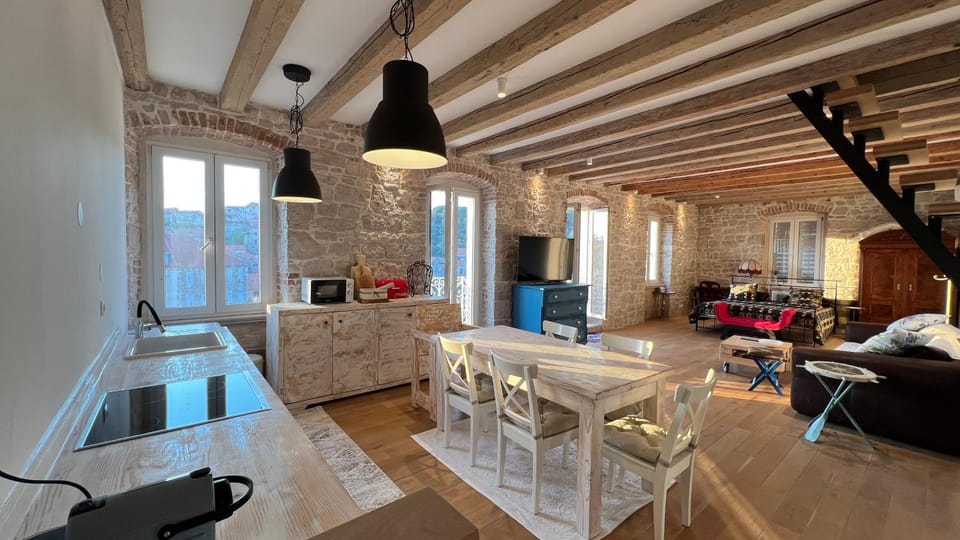 Palazzo Di Toma Apartment in Split-Dalmatia County
