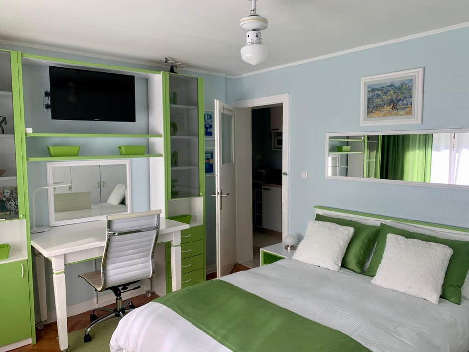 Business facilities, Bedroom