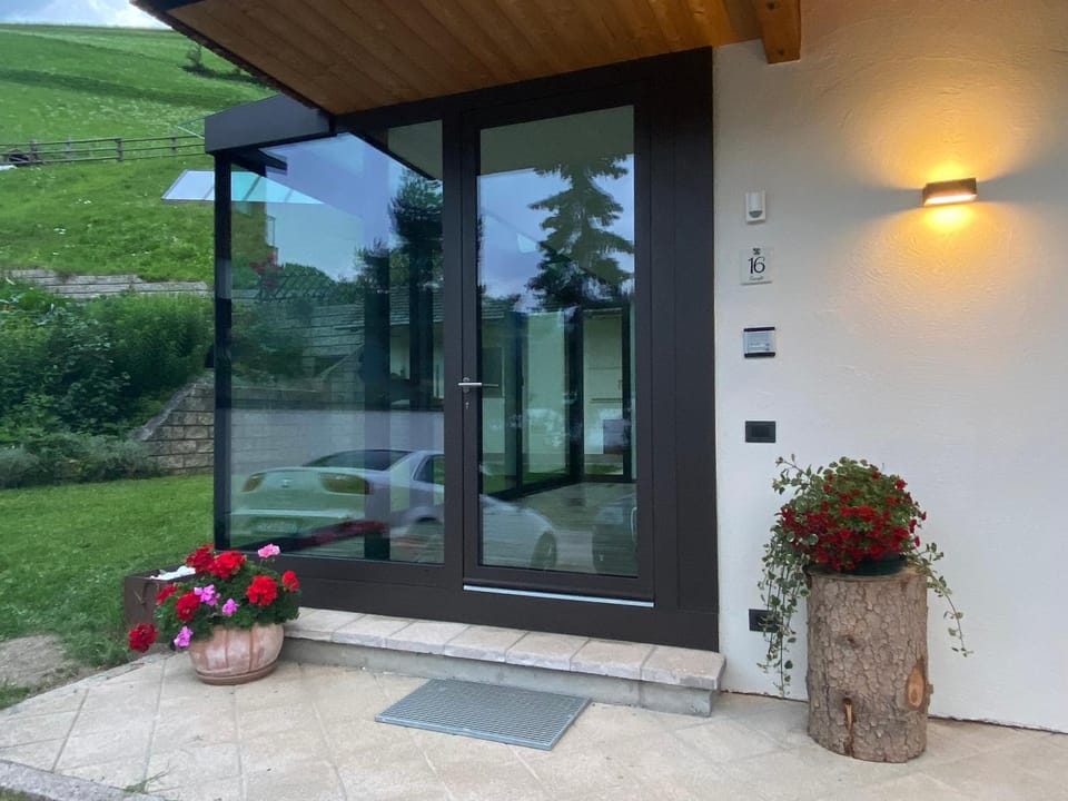 Facade/entrance, Garden view