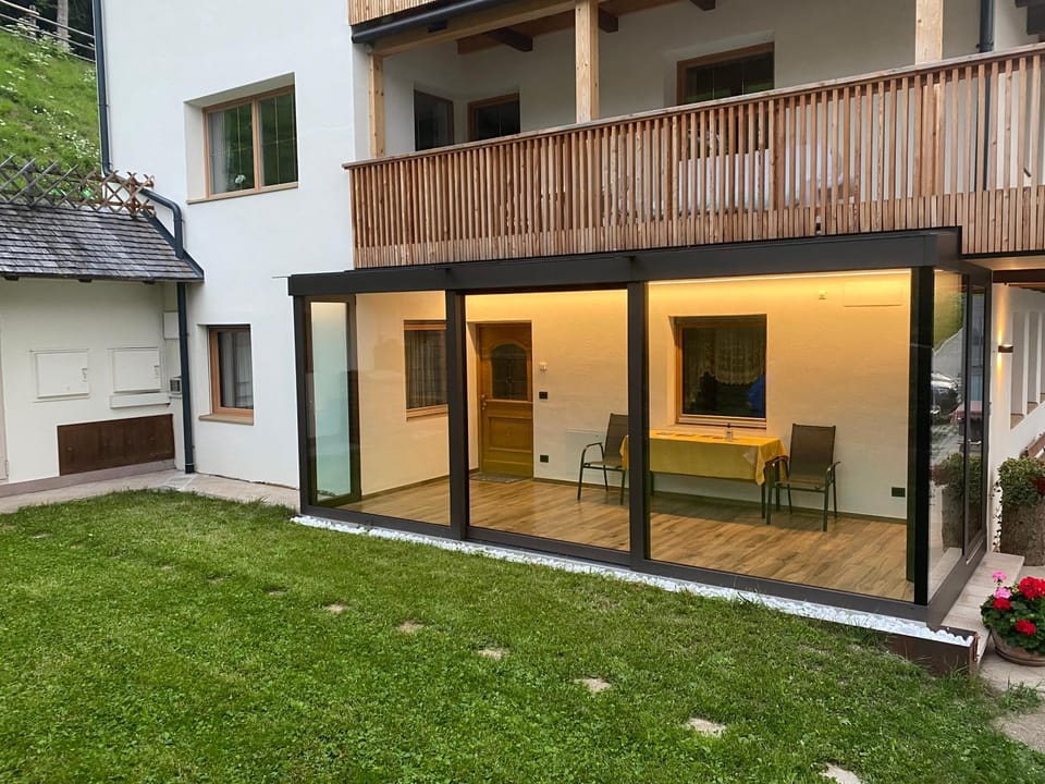Property building, Facade/entrance, Garden